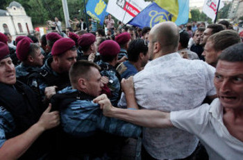 На Украине единственный государственный язык – украинский