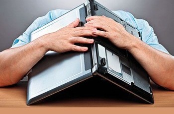 Табачник влюбился в «электронные» грабли