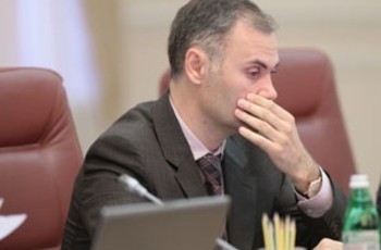 Страна погружается в долги