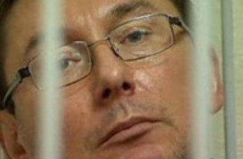 Юрий Луценко: «Поздно расшатывать лодку…»