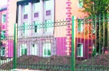 Українську школу в Донецьку перестали фінансувати