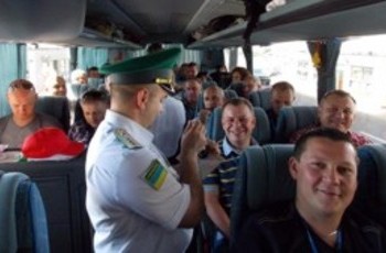 Границы Украины стали прозрачными для иностранной валюты