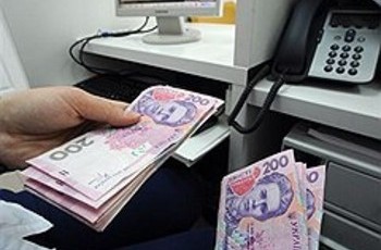 Гривна отобрала у валюты портфель