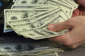 Борьба за гривну. Хороший Нацбанк против плохих банкиров?