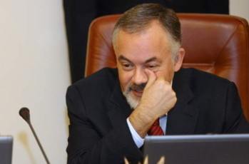 Карты одной масти, или Закрылись ли двери за Табачником в Минобразования?