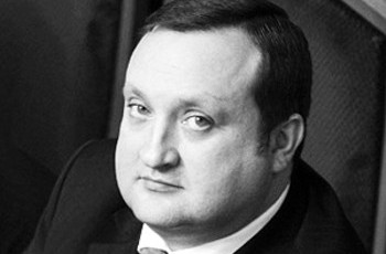 Азарова укрепили Арбузовым