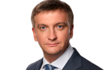 В Україні фактично померла судова система – депутат Петренко