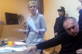 Адвокат Тимошенко: В деле с пожизненным сроком экс-премьера лишают защиты