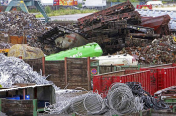 Кто покупает часть бизнеса Ахметова