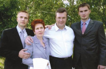 Олігархи, на вихід!