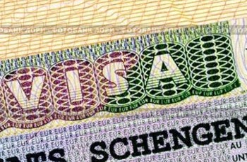 Візи для українців: без черг, але за додаткову плату