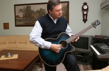 Янукович грає на нервах ЄС