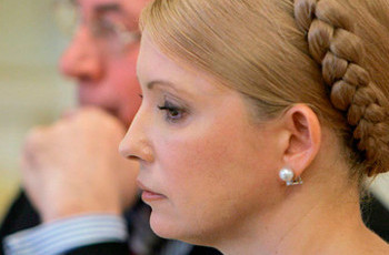 Азаров превращается в Тимошенко-2008