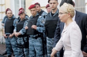 Киеву выборы мешают