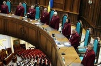 Конституційний суд «освятив» позбавлення мандатів Балоги і Домбровського (ДОКУМЕНТ)
