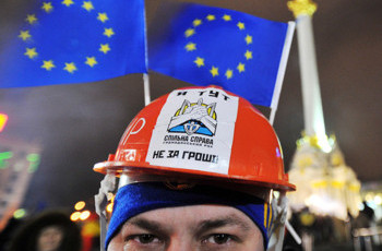 «Янукович продал Украину, но боится сознаться»