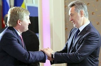 Чому уряд в умовах війни має домовлятися за газові знижки для Ахметова і Фірташа?