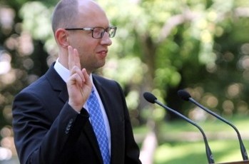 Итак, Яценюк делает вид, что он победил