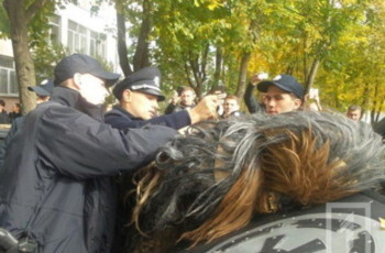 Курьезы выборов: Саакашвили на велосипеде, Тимошенко в тумане и Чубакка в полиции (фото)