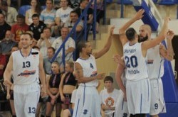 «Азовмаш» повел в серии