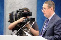 Коньков летит в Швейцарию спасать Украину