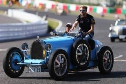 Феттель победил, но пока не чемпион