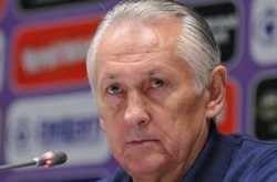 Официально. Фоменко остается во главе сборной