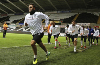 «Валенсия» сократила до регламентного минимума свое пребывание в Киеве