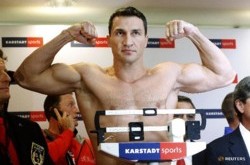 Кличко оказался на 300 граммов легче Леапаи