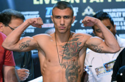 Ломаченко подписал контракт на бой с Расселом