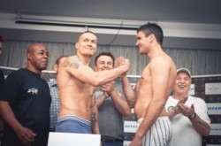 Александр Усик оказался на полтора килограмма легче соперника перед боем в Одессе