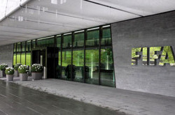 ФИФА запрещает россиянам принимать крымские клубы