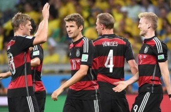 ЧМ-2014: Германия уничтожила Бразилию и вышла в финал