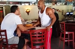 Кличко вылил на голову Бриггса стакан сока