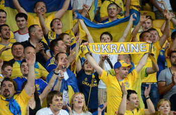 МИД: Троих из 15 украинцев, задержанных после футбола в Беларуси, отпустили