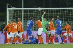 Евро-2016. Звезды сборной Нидерландов опозорились в Исландии