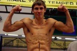 Украинский боксер нокаутом дебютировал на американском ринге