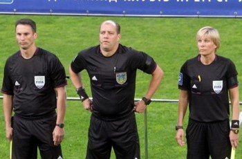 Болельщики «Волыни» отпустили судью Кутакова