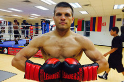 Украинец одержал третью победу на профи-ринге нокаутом