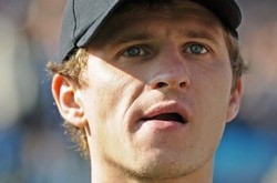 «Анжи» разорвал контракт с Алиевым