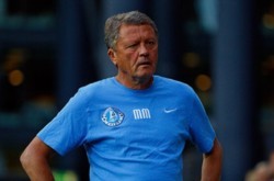 «Нефтяник» разгромил «Днепр»