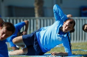 «Днепр» уверенно расправился с корейцами