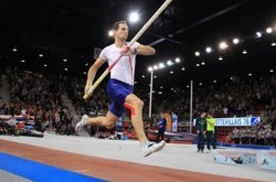 Рено Лавиллени взял 6 метров