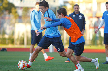 «Днепр» поздравил Коломойского победой над казахами