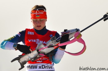 Бондарь «порвала» почти всех, Домрачева отобрала желтую майку