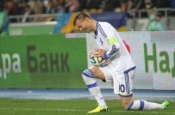 Арбитр «убивает» «Динамо» в матче против «Генгама»