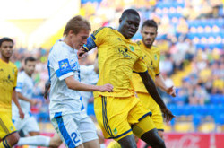 Папа Гуйе в «Днепре» на три года