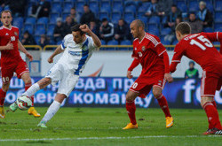 «Днепр» продолжает погоню за лидерами