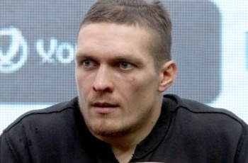 Александр Усик: «Почему Вы со своей политикой лезете прямо в попу?»