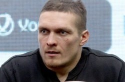 Александр Усик: «Почему Вы со своей политикой лезете прямо в попу?»